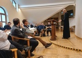 Abp Galbas do księży: Poświęcajmy czas konkretnemu człowiekowi  
