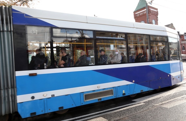 Włochy. Od 1 października bez maseczki w autobusie i pociągu