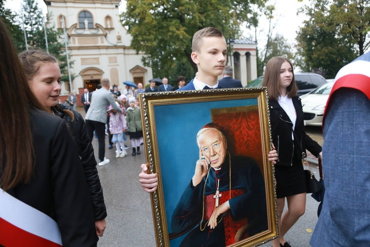 Olesno. Nadanie szkole im. bł. kard Stefana Wyszyńskiego 