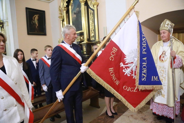 Olesno. Nadanie szkole im. bł. kard Stefana Wyszyńskiego 