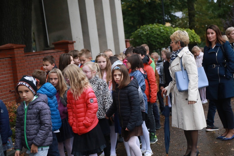 Olesno. Nadanie szkole im. bł. kard Stefana Wyszyńskiego 