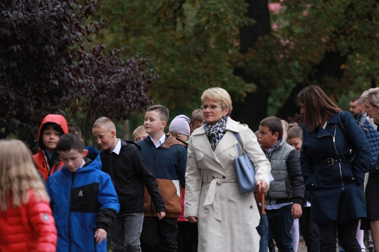 Olesno. Nadanie szkole im. bł. kard Stefana Wyszyńskiego 