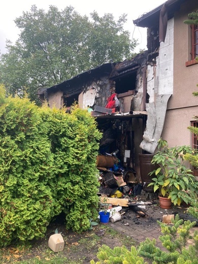 Zniszczenia po pożarze w ochronce dla dzieci w Piekarach Śląskich