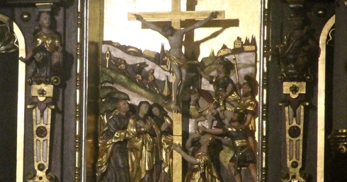 Zabytkowy kościół, Eucharystia i Droga Światła