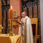 Wprowadzenie relikwii św. Jana Pawła II do parafii we Wrocławiu-Strachocinie