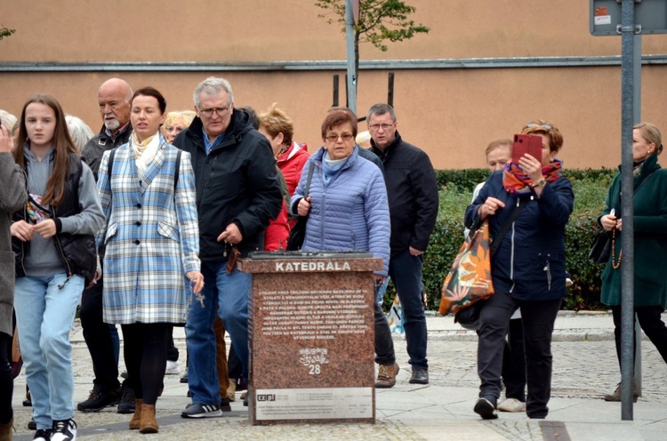 Świdnica. Różańcową modlitwę zaczęli na ulicy