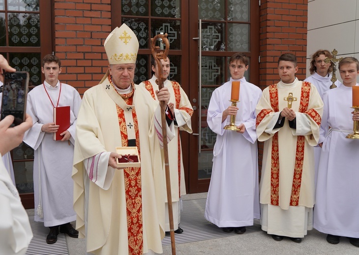 Poświęcenie kościoła pw. NMP Bolesnej we Wrocławiu-Strachocinie