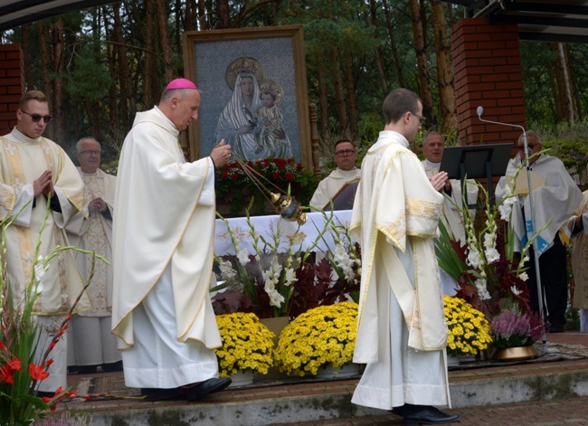 Pielgrzymka Kół Żywego Różańca do Wysokiego Koła