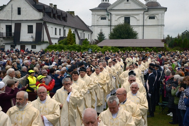 Pielgrzymka Kół Żywego Różańca do Wysokiego Koła