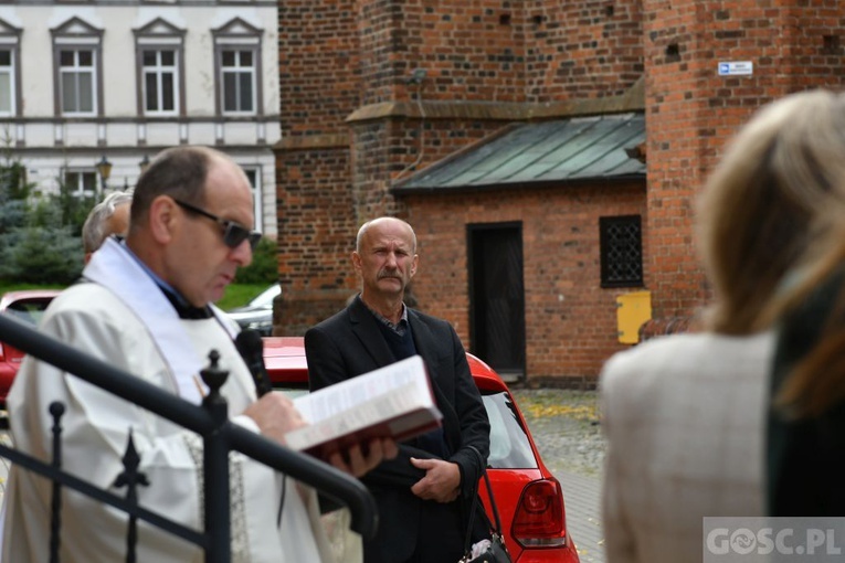 Świebodzin. Tablica poświęcona twórczyni diecezjalnego poradnictwa rodzinnego 