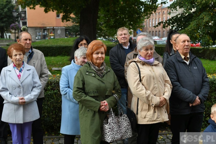 Świebodzin. Tablica poświęcona twórczyni diecezjalnego poradnictwa rodzinnego 