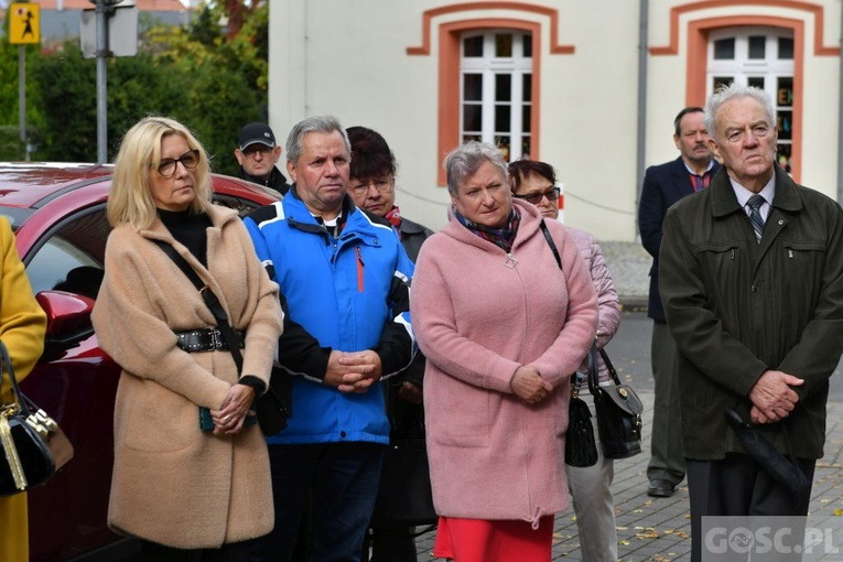 Świebodzin. Tablica poświęcona twórczyni diecezjalnego poradnictwa rodzinnego 