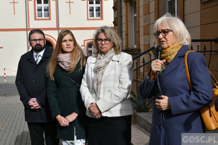 Świebodzin. Tablica poświęcona twórczyni diecezjalnego poradnictwa rodzinnego 