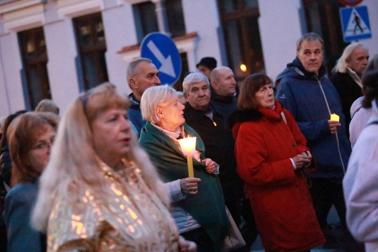 Tarnów. Procesja różańcowa