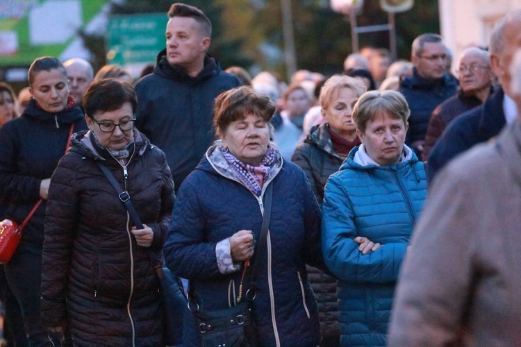 Tarnów. Procesja różańcowa