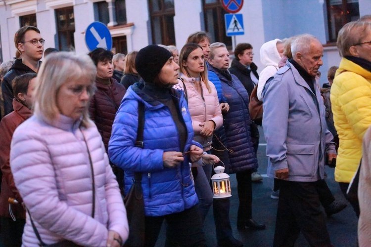 Tarnów. Procesja różańcowa