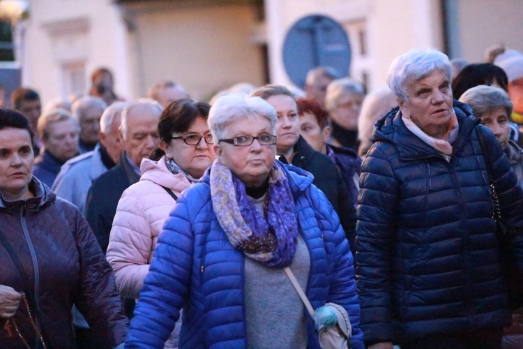 Tarnów. Procesja różańcowa