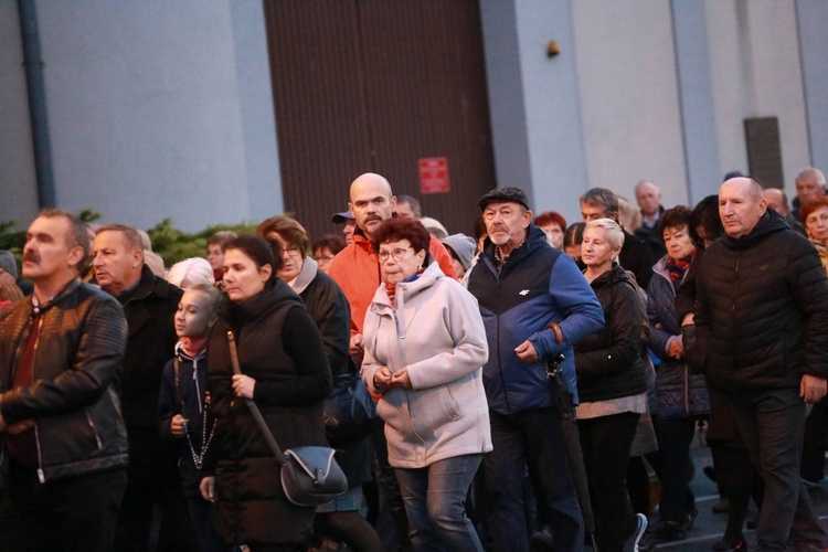 Tarnów. Procesja różańcowa