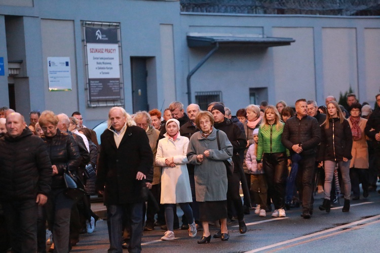 Tarnów. Procesja różańcowa