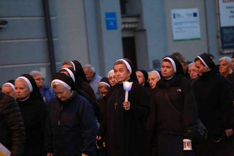 Tarnów. Procesja różańcowa