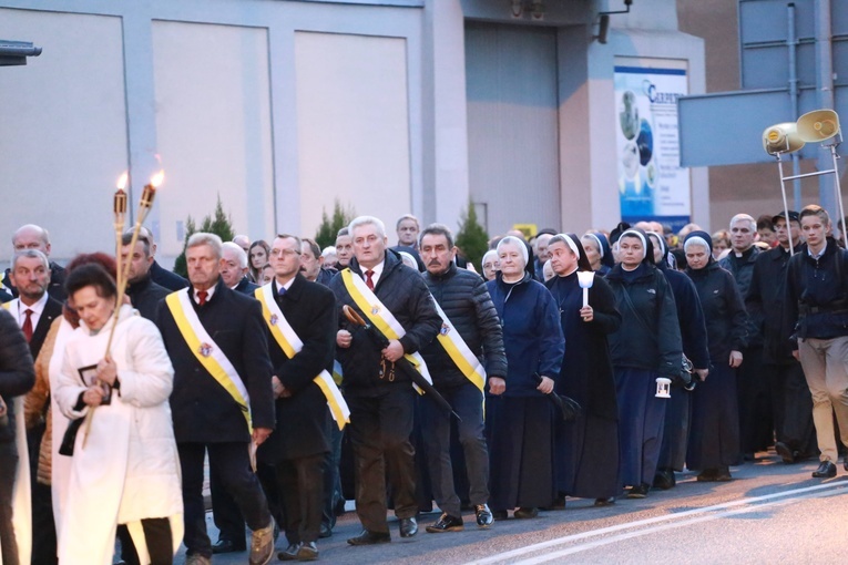 Tarnów. Procesja różańcowa