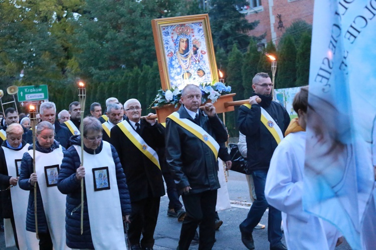 Tarnów. Procesja różańcowa