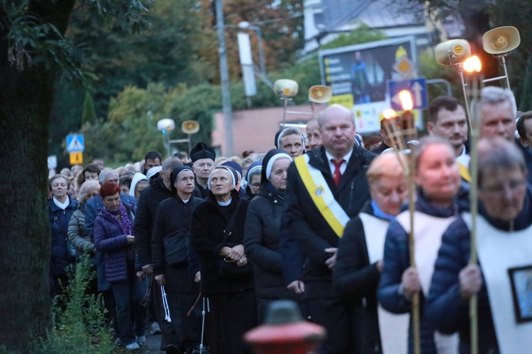 Tarnów. Procesja różańcowa