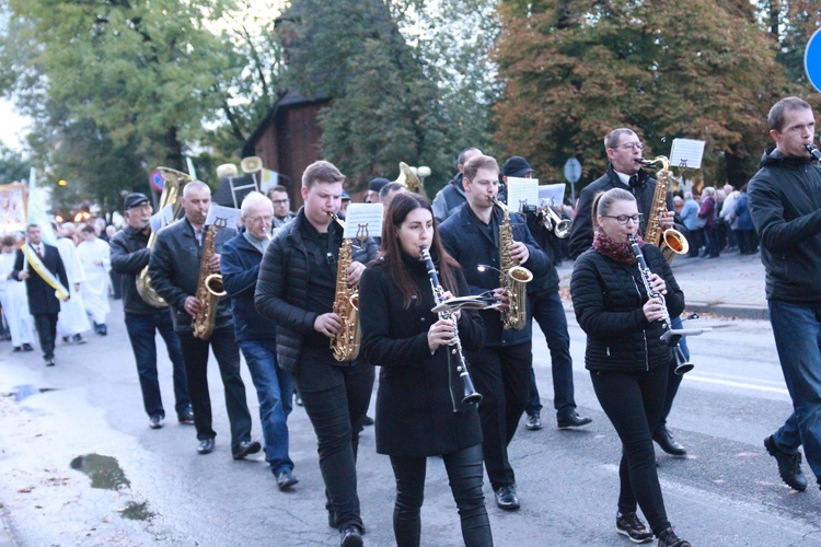 Tarnów. Procesja różańcowa