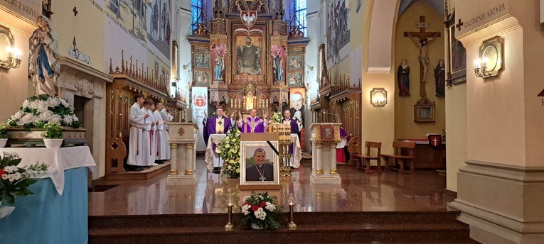 Msza św. żałobna w szczepanowskiej bazylice. 