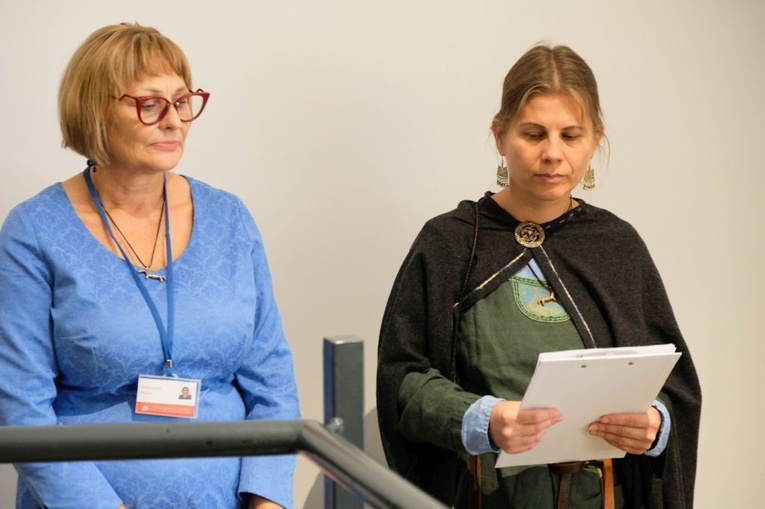 Stauroteka z Ostrowa Lednickiego w Santoku