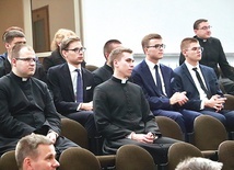▲	Wspólnota łowickiego seminarium od tego roku łączy się z warszawskimi klerykami.