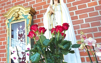 	Figura MB Fatimskiej w jezuickim kościele w Gliwicach, przywieziona z pielgrzymki  w 100. rocznicę objawień w 2017 roku. 