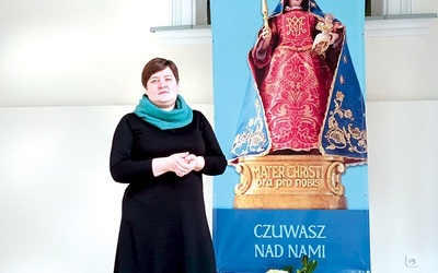 	Koordynatorka obchodów przy wizerunku Matki Boskiej Zbrosławickiej. 