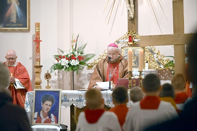 Biskup w czasie odczytywania listu skierowanego do duchowieństwa i katechetów.