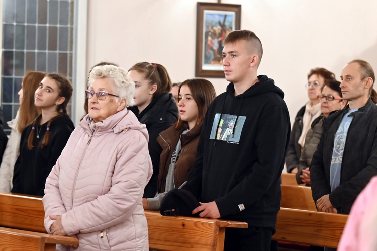 Rozpoczęcie peregrynacji symboli ŚDM w diecezji świdnickiej