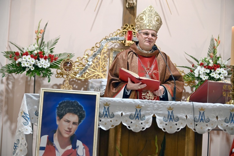 Rozpoczęcie peregrynacji symboli ŚDM w diecezji świdnickiej