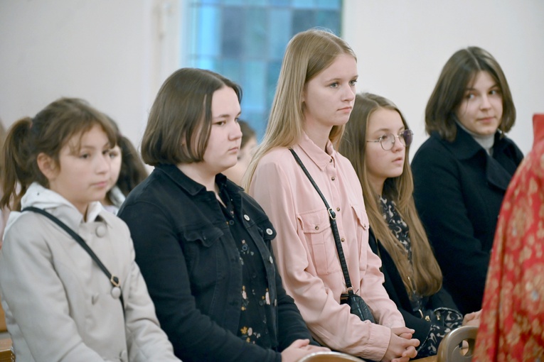 Rozpoczęcie peregrynacji symboli ŚDM w diecezji świdnickiej