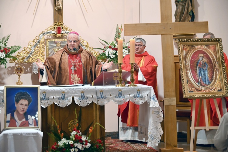 Rozpoczęcie peregrynacji symboli ŚDM w diecezji świdnickiej