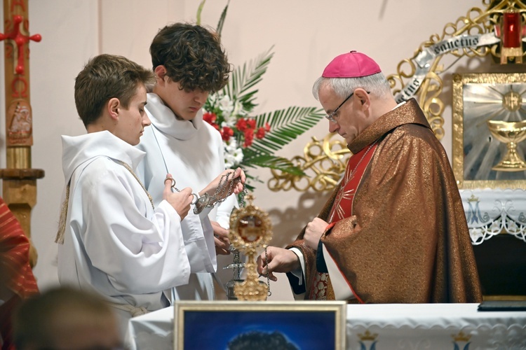 Rozpoczęcie peregrynacji symboli ŚDM w diecezji świdnickiej