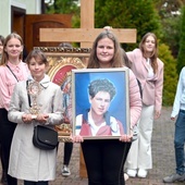 Rozpoczęcie peregrynacji symboli ŚDM w diecezji świdnickiej