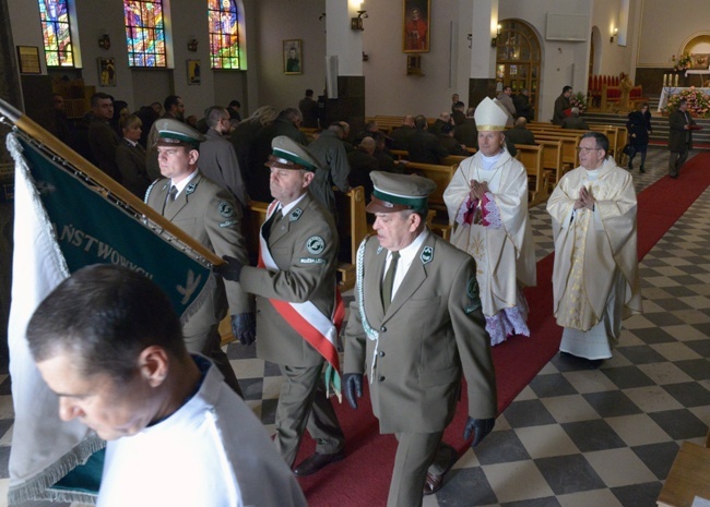 Leśnicy w skarżyskiej Ostrej Bramie