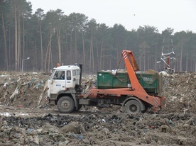 Jedna z farm powstanie na byłym wyspisku śmieci.