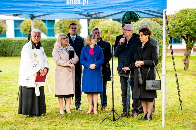 Odsłonięcie tablicy przed Elektrownią Połaniec