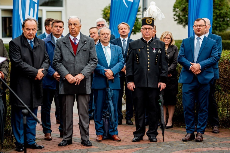 Odsłonięcie tablicy przed Elektrownią Połaniec