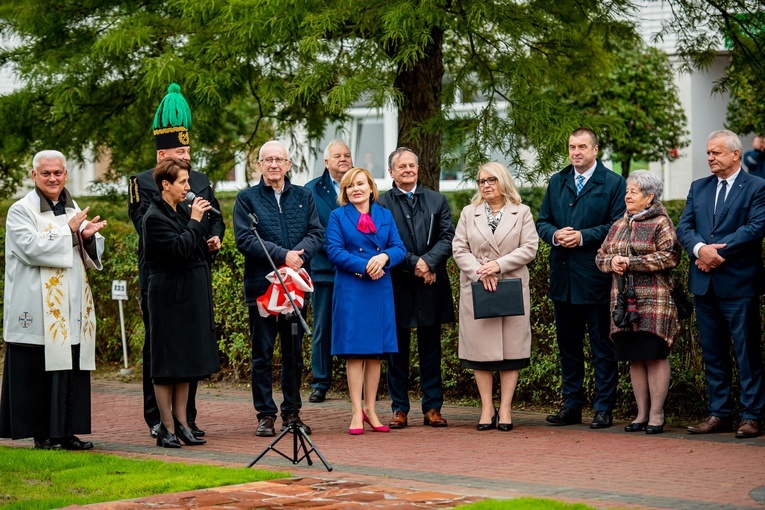 Odsłonięcie tablicy przed Elektrownią Połaniec