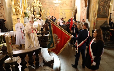 Sztandar poświęcił biskup ordynariusz.