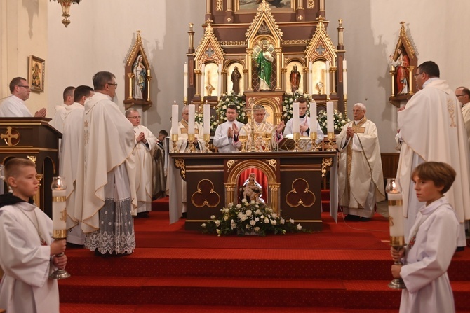 Wałbrzych. Koronacja obrazu Matki Bożej Białokamieńskiej