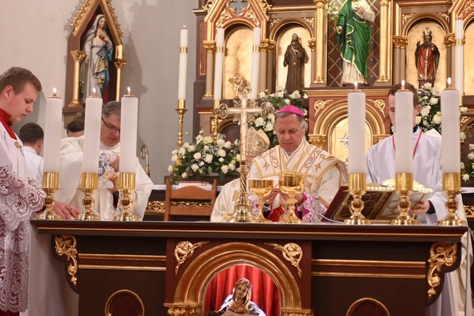 Wałbrzych. Koronacja obrazu Matki Bożej Białokamieńskiej