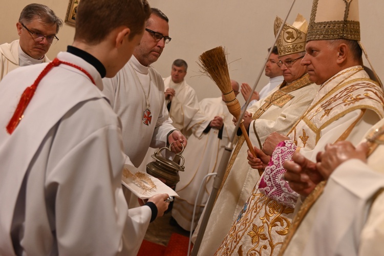 Wałbrzych. Koronacja obrazu Matki Bożej Białokamieńskiej