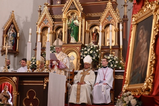 Wałbrzych. Koronacja obrazu Matki Bożej Białokamieńskiej